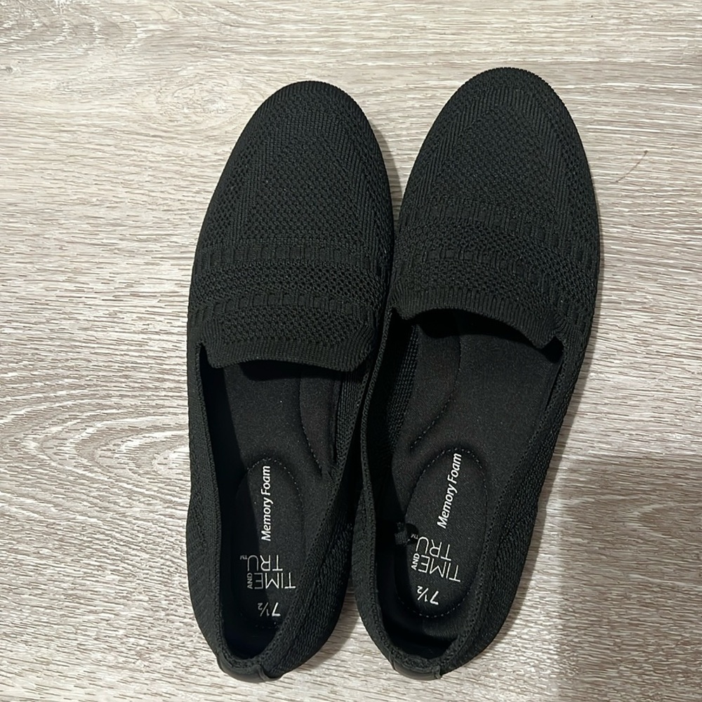 TIME AND TRUE MEMORY FOAM WOMENS SHOES